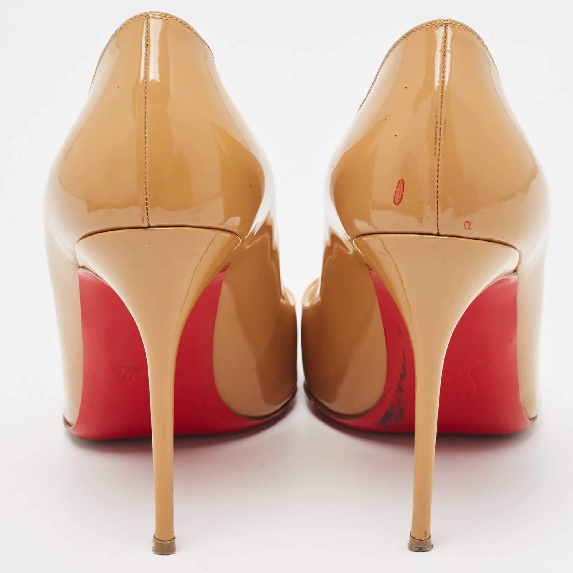 Christian Louboutin Beige Patent Corneille Pumps Taglia 39.5 1