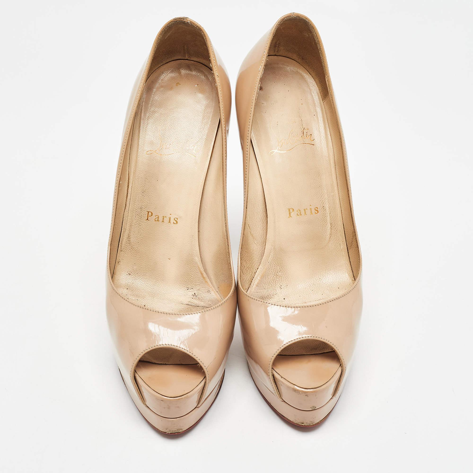 Christian Louboutin Beige Patent Leather Altadama Pumps Size 37 In Fair Condition For Sale In Dubai, Al Qouz 2