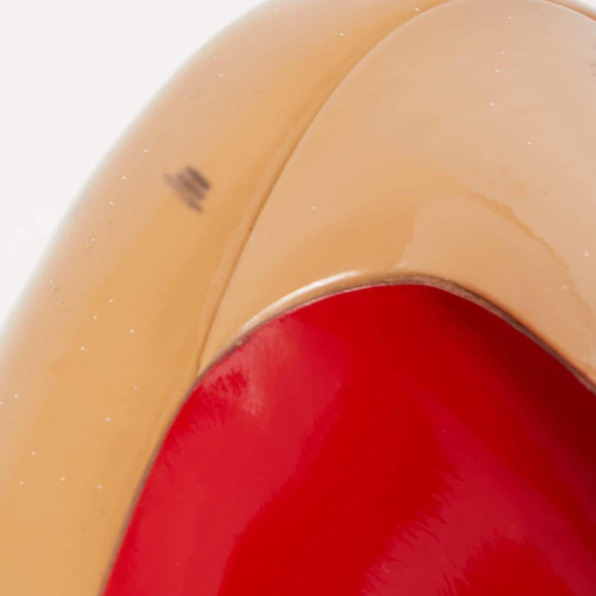 Christian Louboutin Beige Patent Leather Altadama Pumps Size 38 For Sale 2