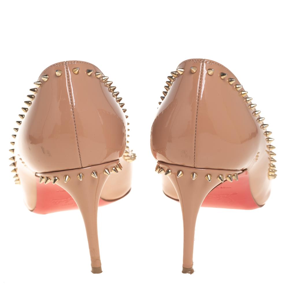 Women's Christian Louboutin Beige Patent Leather Anjalina Spiked Pumps Size 40