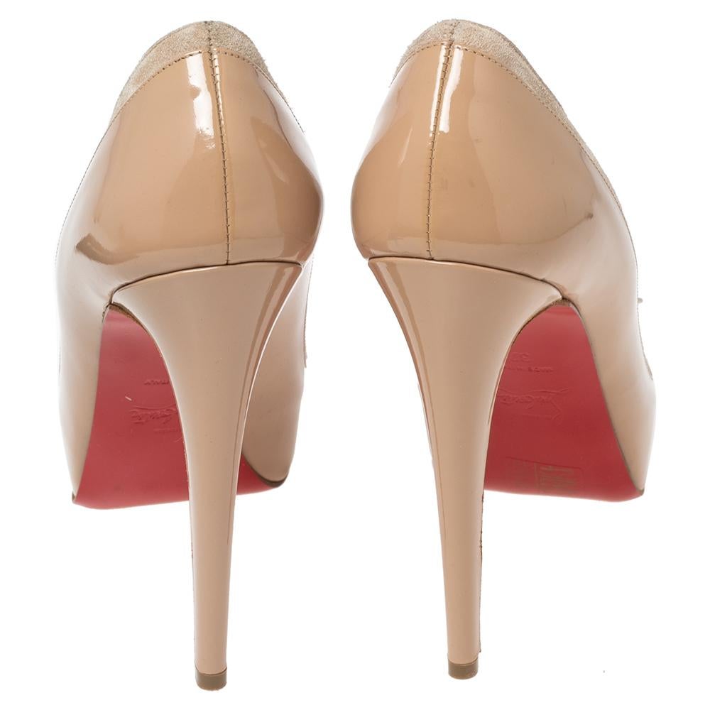 Christian Louboutin Beige Patent Leather Asteroid Spike Toe Pumps Size 37 In Good Condition For Sale In Dubai, Al Qouz 2