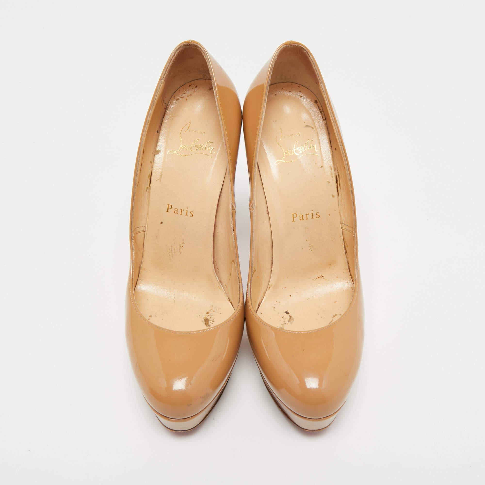Christian Louboutin Beige Patent Leather Bianca Platform Pumps Size 38 In Good Condition In Dubai, Al Qouz 2