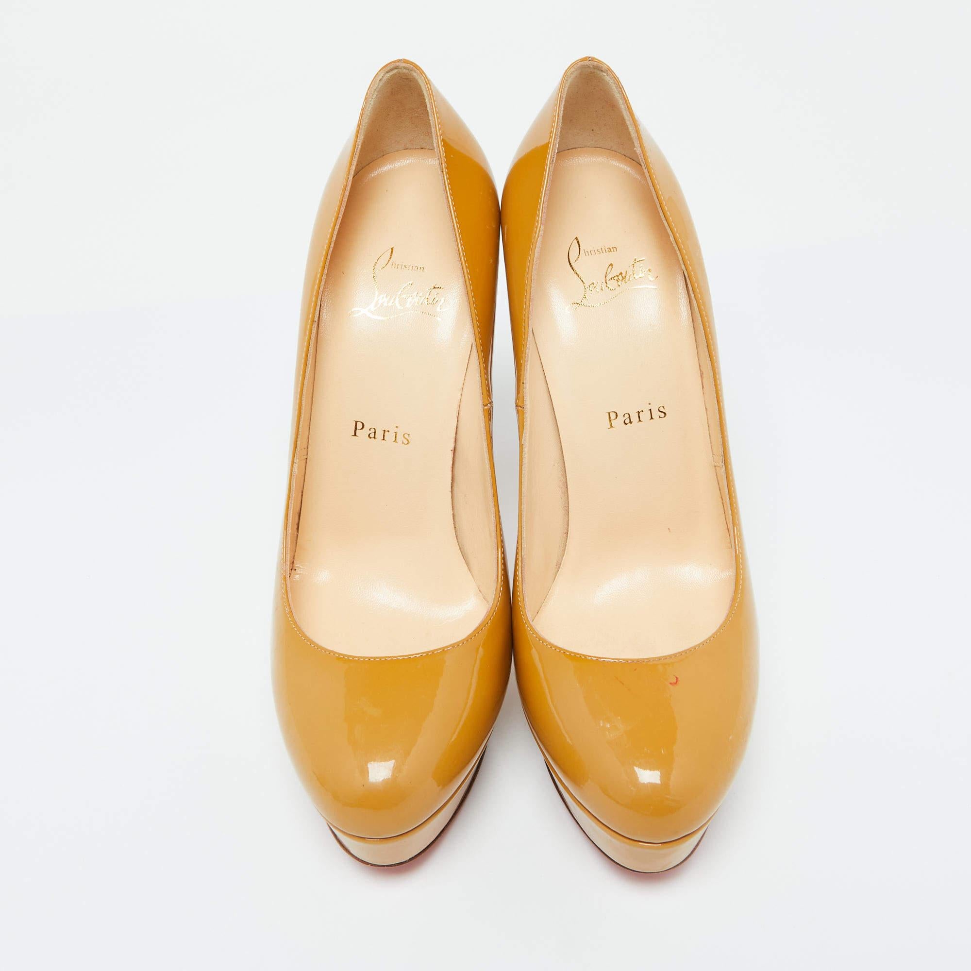 Christian Louboutin Bombas de plataforma Bianca de charol beige Talla 38.5 Beige en venta