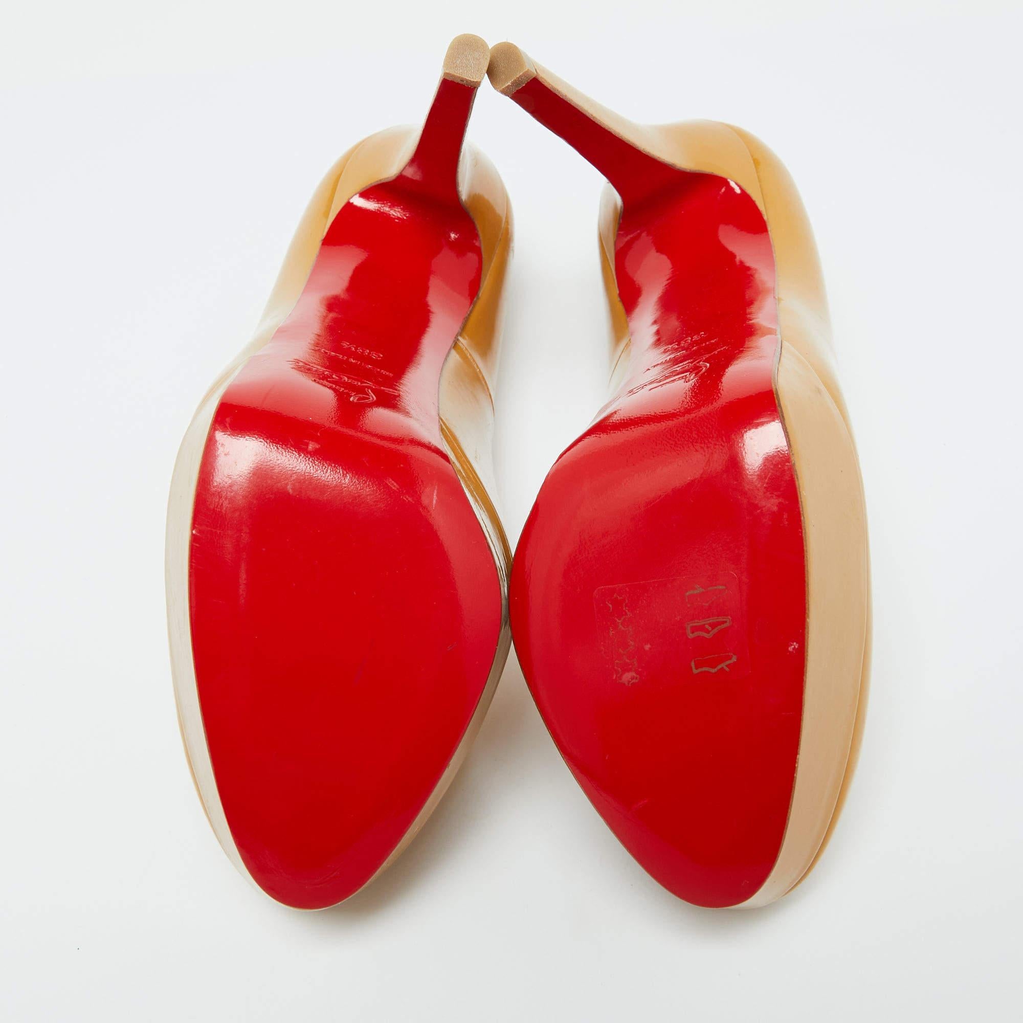 Christian Louboutin Bombas de plataforma Bianca de charol beige Talla 38.5 en venta 1