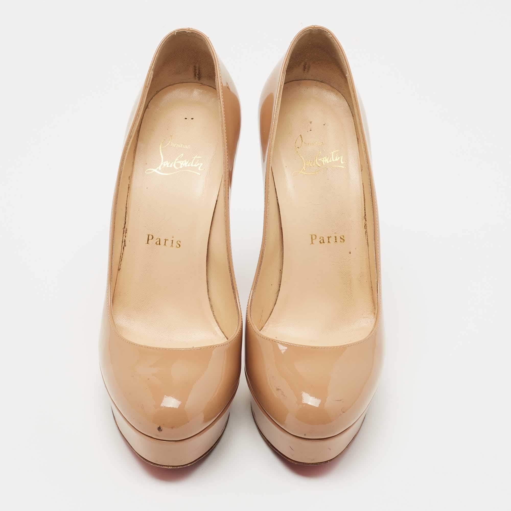 Christian Louboutin Beige Patent Leather Bianca Pumps Size 37 In Good Condition In Dubai, Al Qouz 2