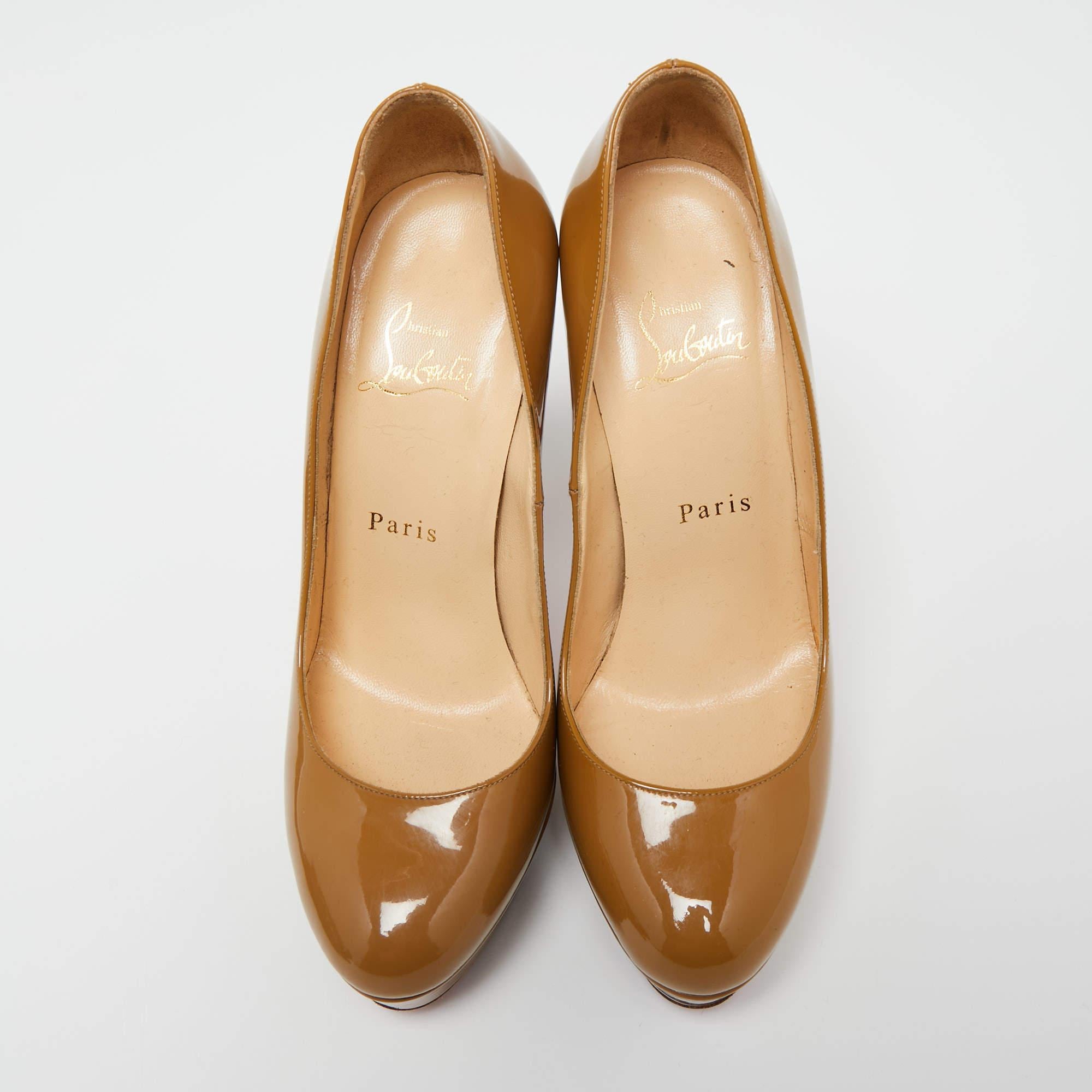 Women's Christian Louboutin Beige Patent Leather Bianca Pumps Size 37 For Sale