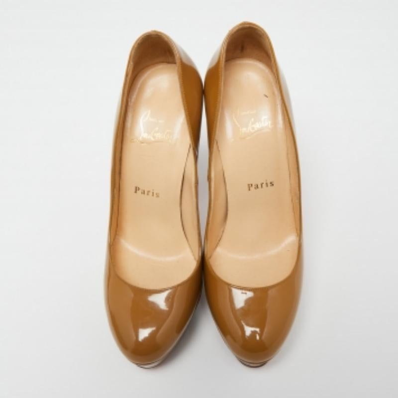 Christian Louboutin Bombas de charol beige Bianca Talla 37 en venta 1