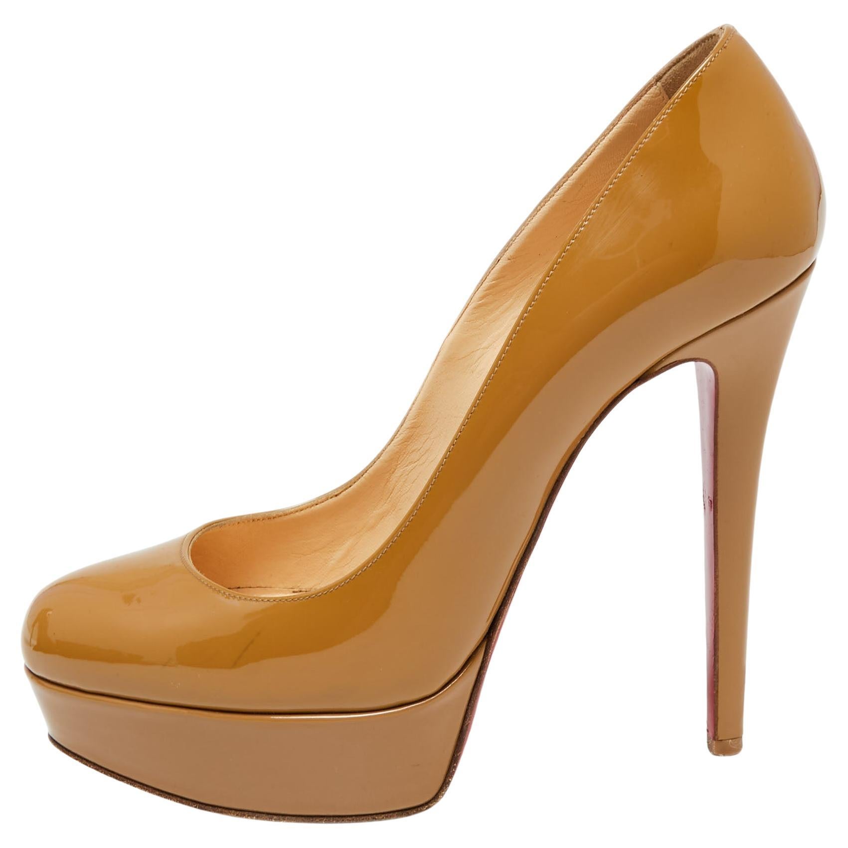 Christian Louboutin Beige Patent Leather Bianca Pumps Size 37 For Sale