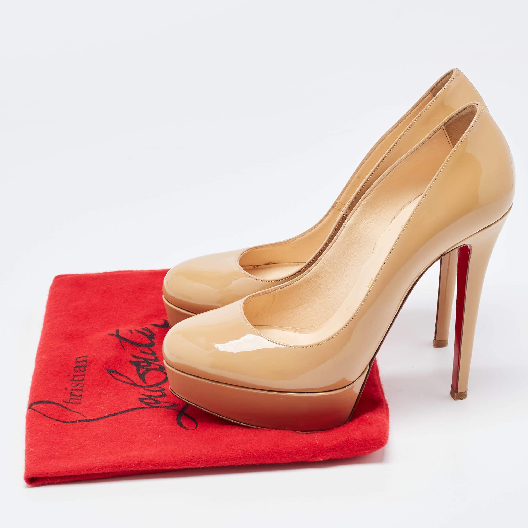 Christian Louboutin Bombas de charol beige Bianca Talla 37.5 en venta 4
