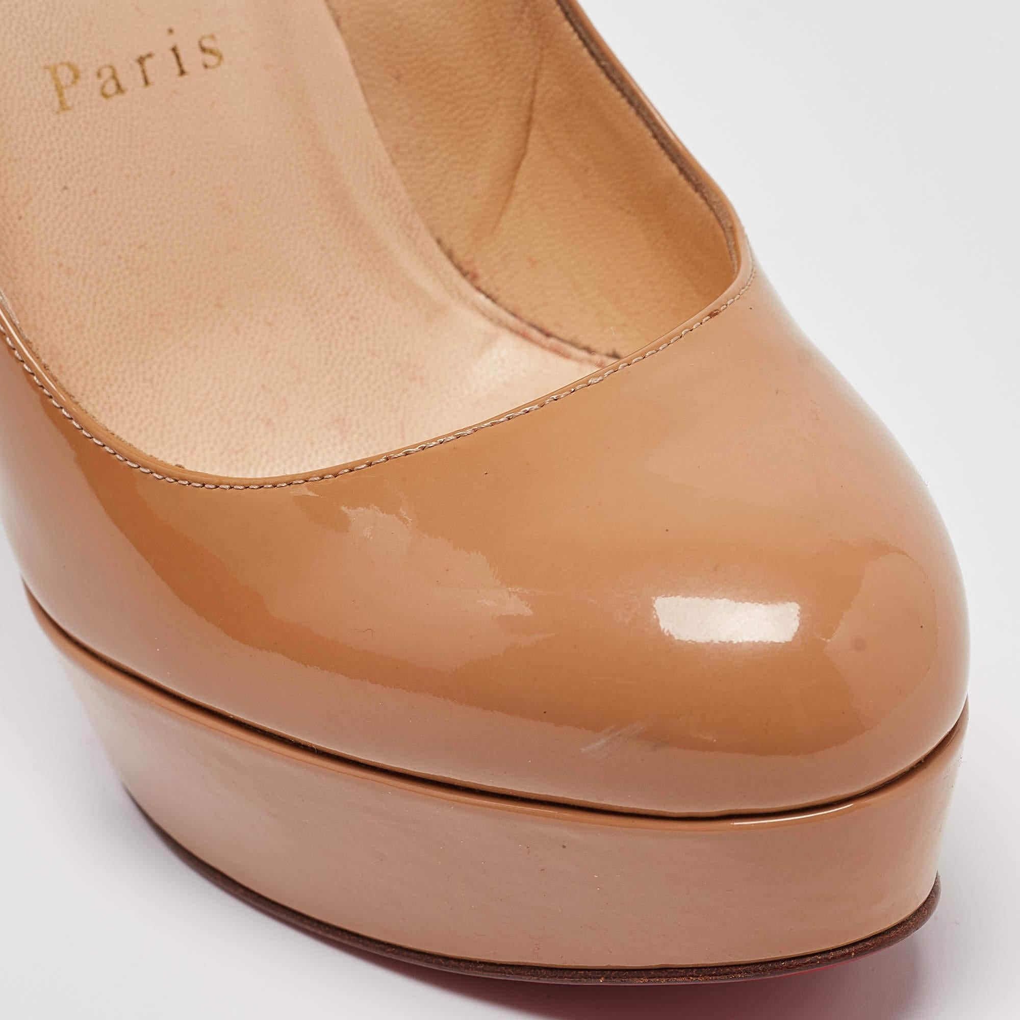 Christian Louboutin Pumps Bianca in pelle verniciata beige misura 38 2
