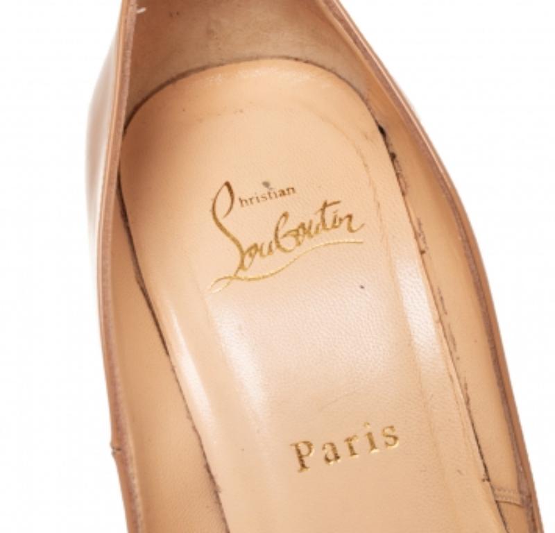 Escarpins Bianca en cuir verni beige Christian Louboutin, Taille 38.5 Bon état - En vente à Dubai, Al Qouz 2