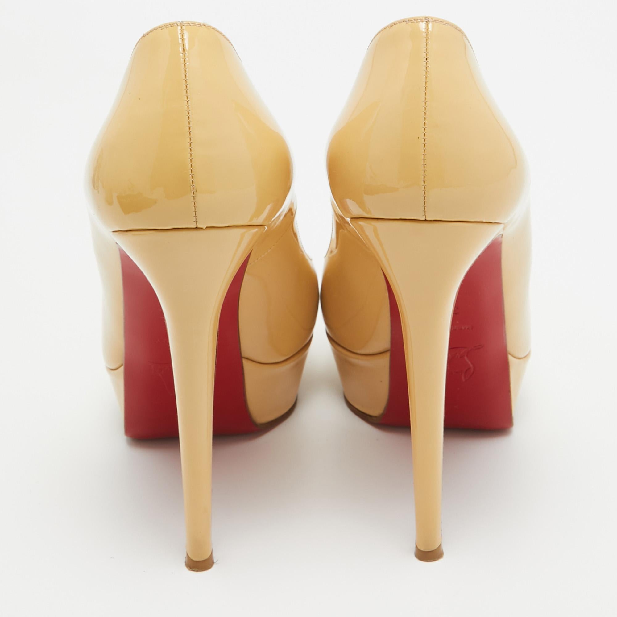 Women's Christian Louboutin Beige Patent Leather Bianca Pumps Size 38.5