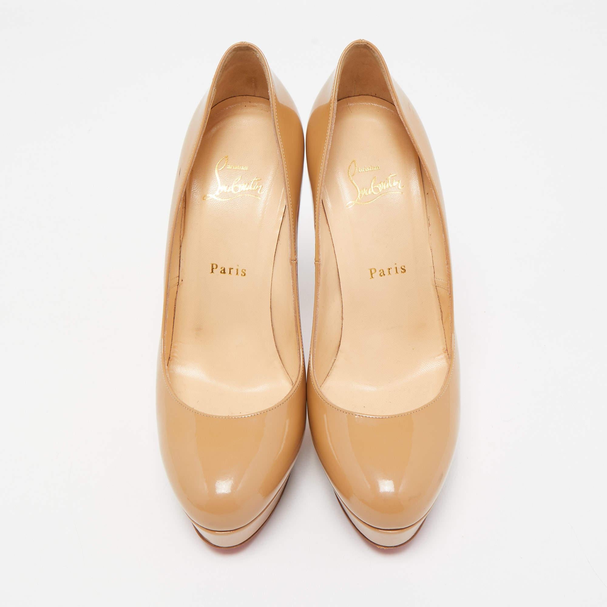 Women's Christian Louboutin Beige Patent Leather Bianca Pumps Size 39 For Sale