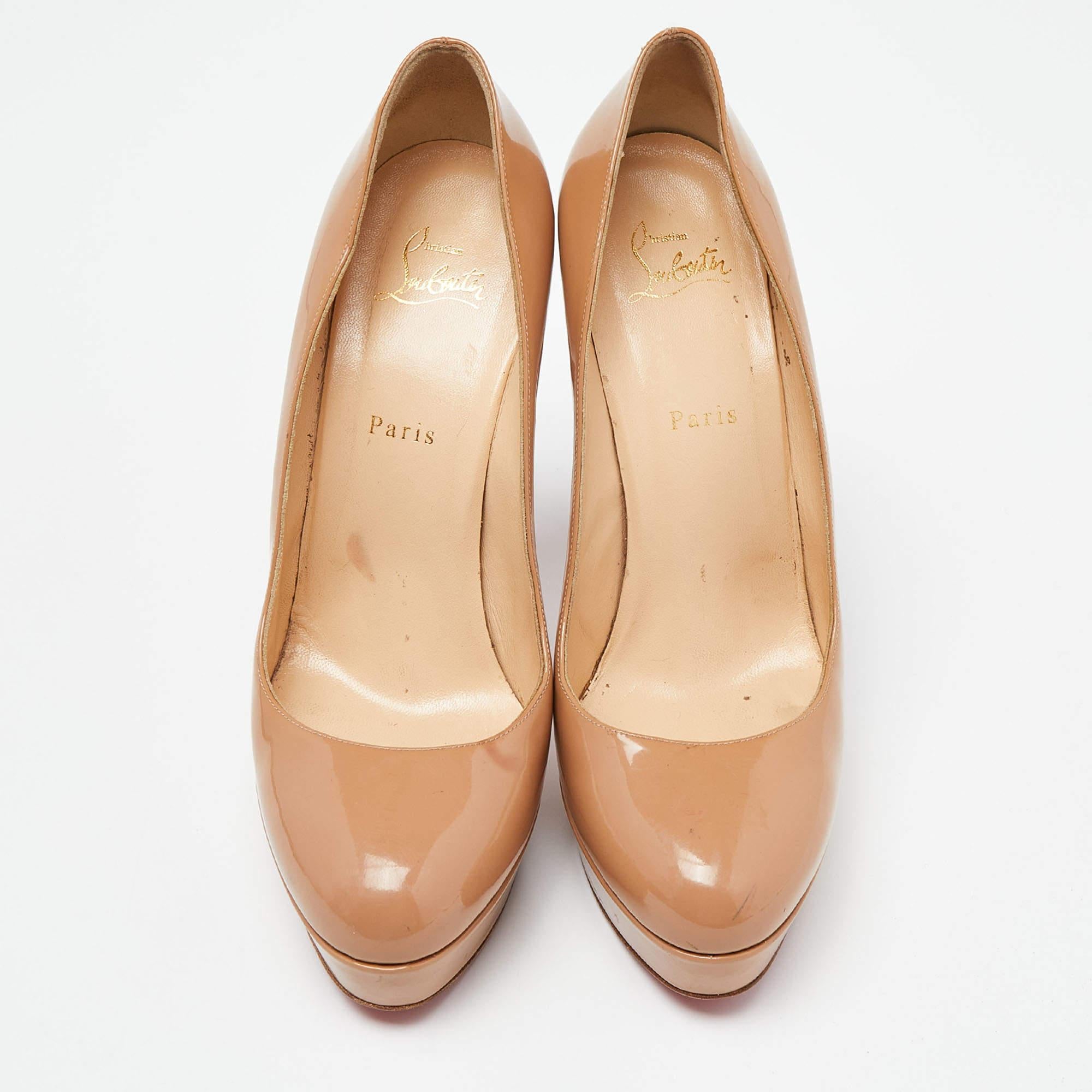 Beige Christian Louboutin Pumps Bianca in pelle verniciata beige misura 41.5