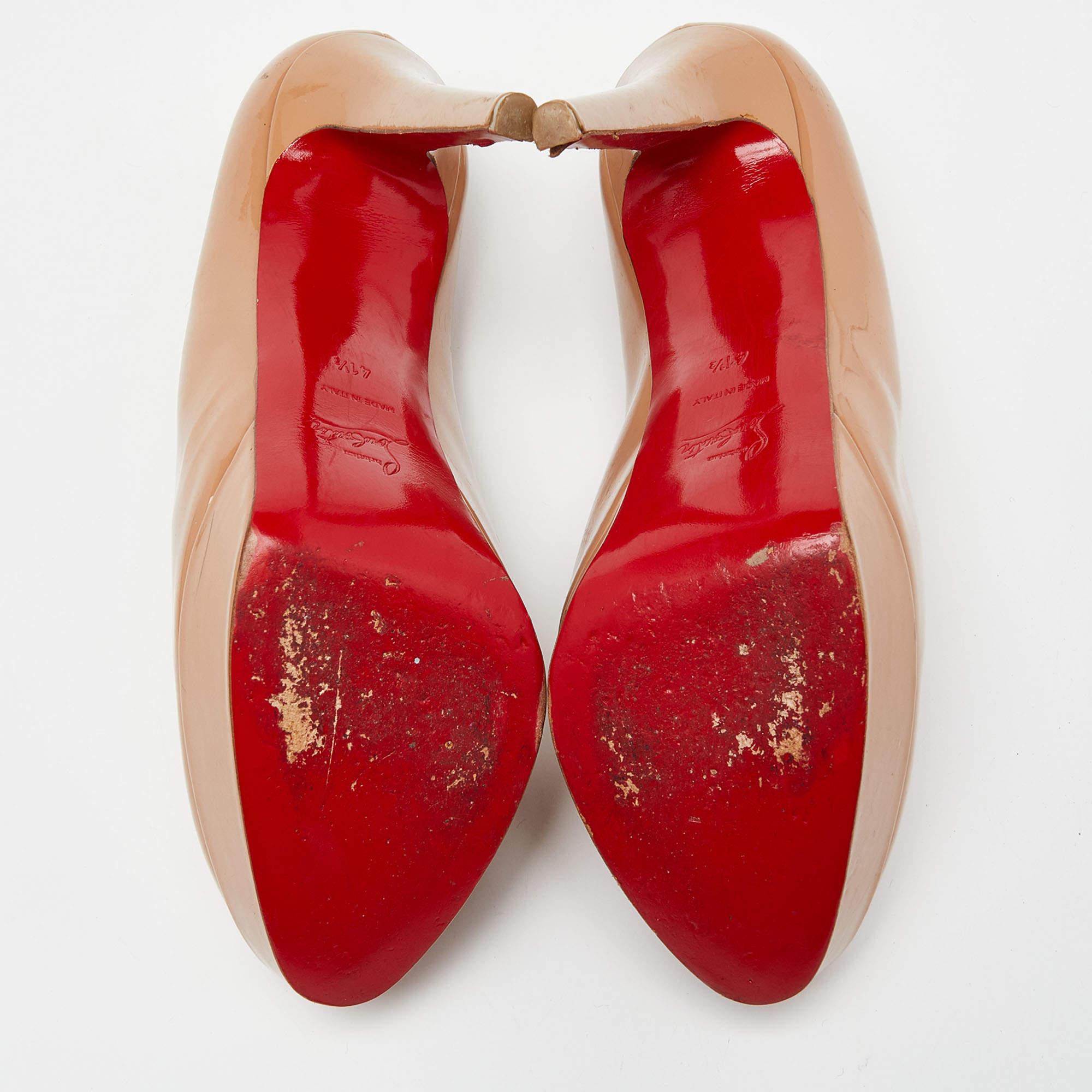 Christian Louboutin Pumps Bianca in pelle verniciata beige misura 41.5 1