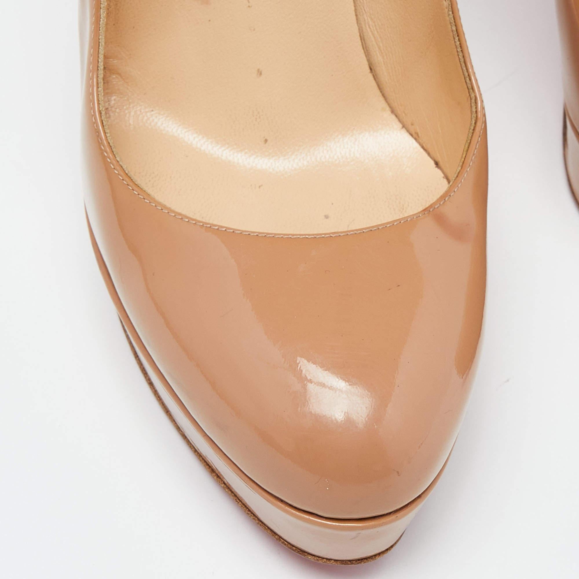Christian Louboutin Pumps Bianca in pelle verniciata beige misura 41.5 2