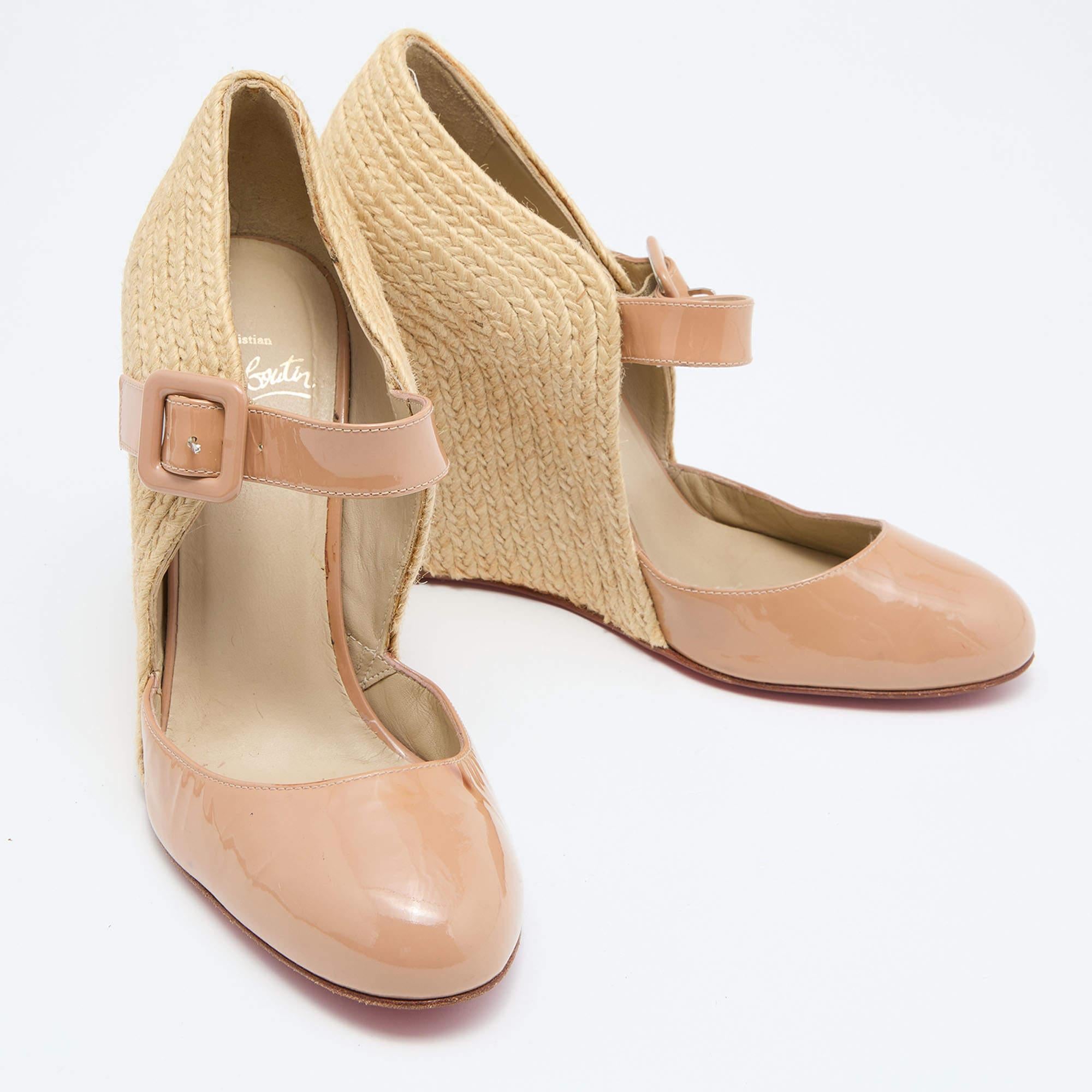 Parfaitement cousues et finies pour garantir un look et un ajustement élégants, ces chaussures de créateur sont un achat que vous aimerez afficher. Ils sont très beaux sur les pieds.


