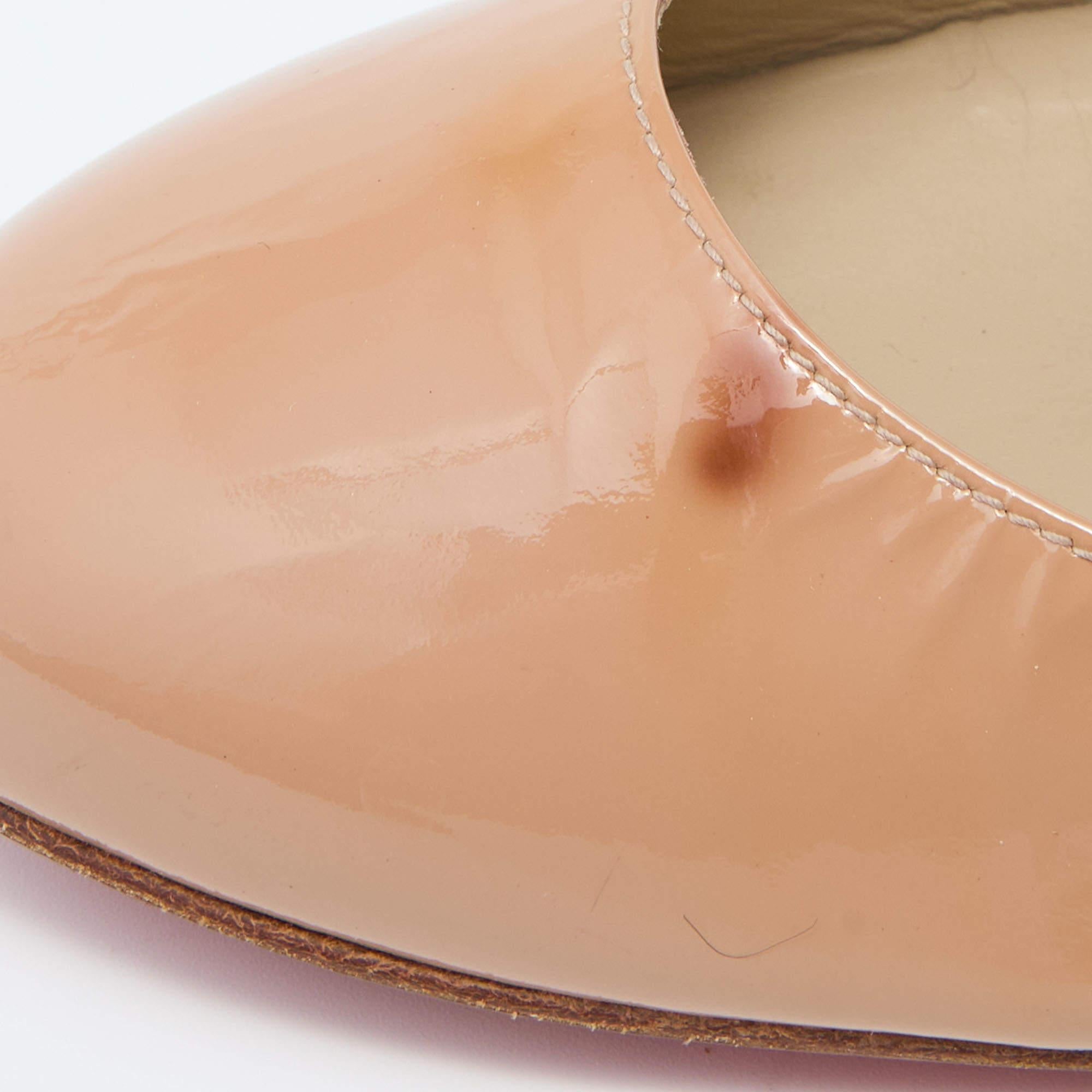 Christian Louboutin Escarpins Cordocou en cuir verni beige Taille 38 en vente 1