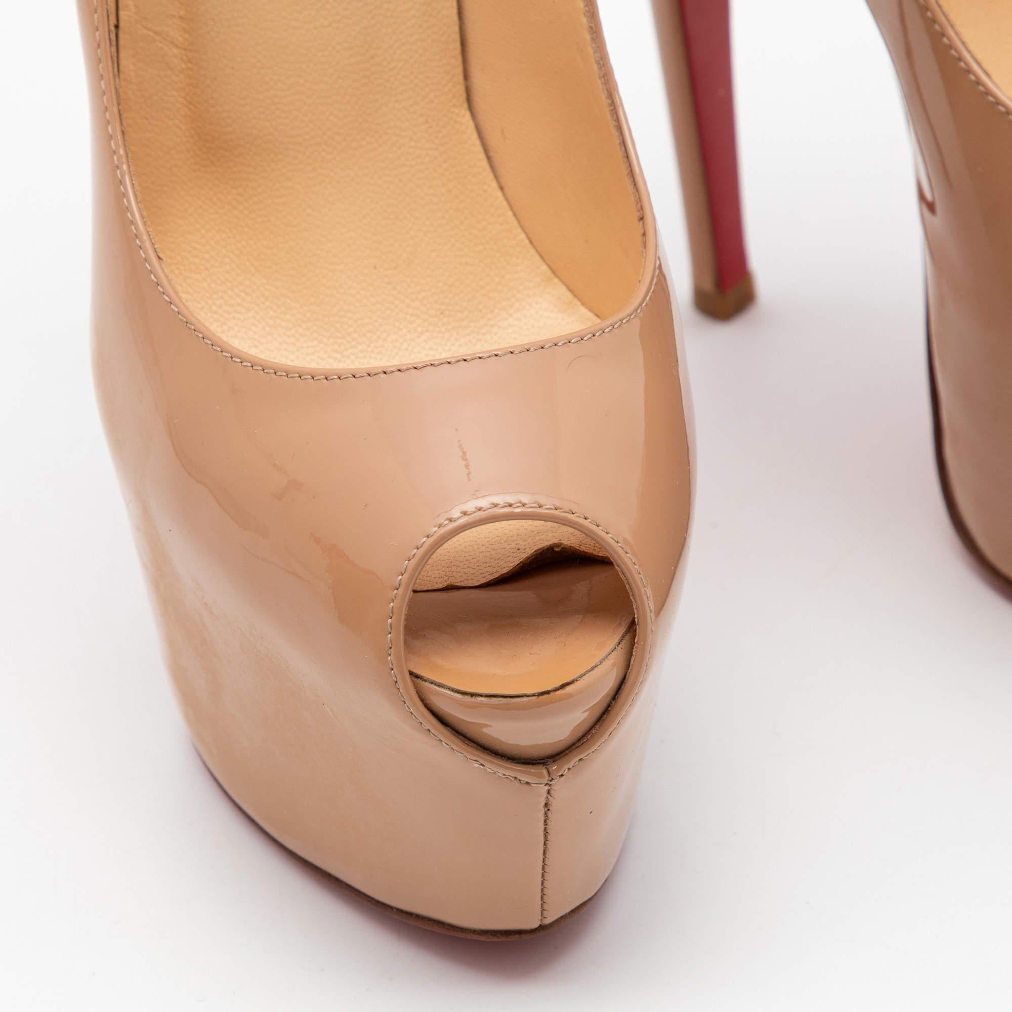 Christian Louboutin Beige Patent Leather Highness Pumps Size 37 In Good Condition In Dubai, Al Qouz 2
