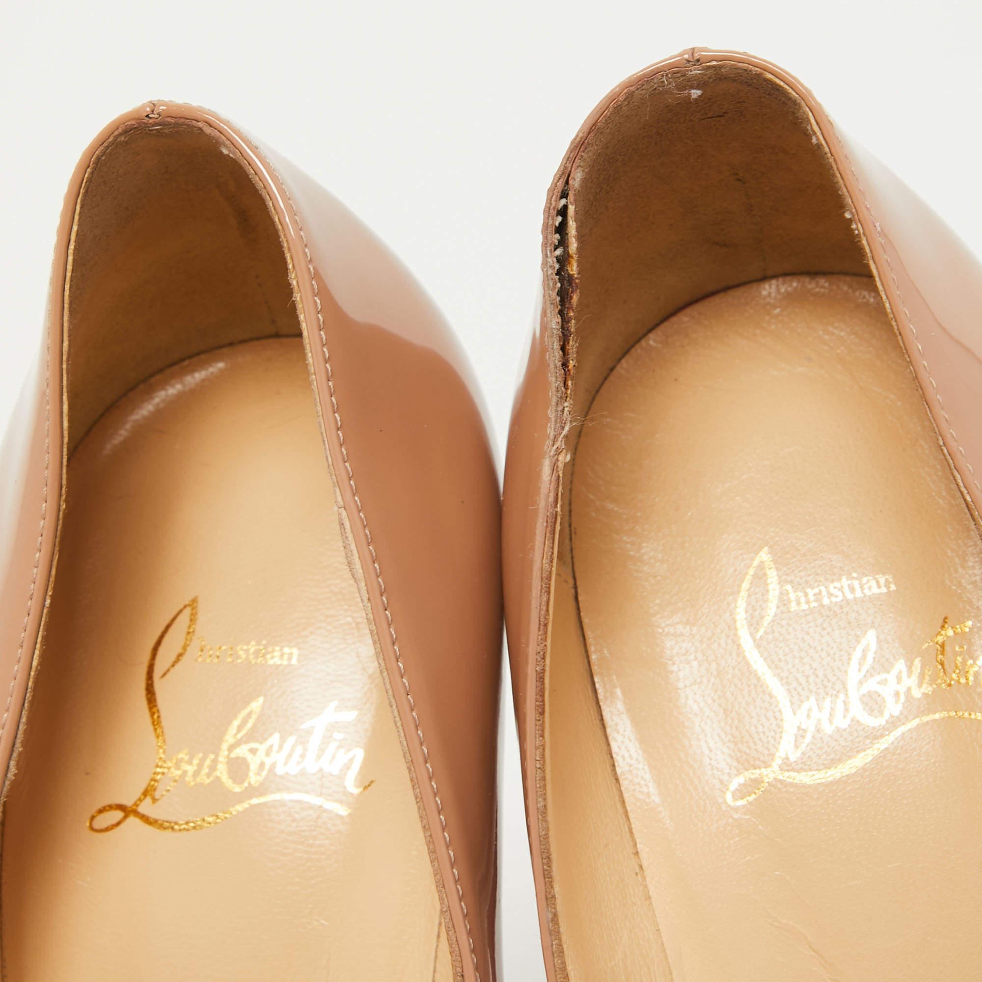 Christian Louboutin - Escarpins à plateforme Jamie en cuir verni beige, taille 38,5 1