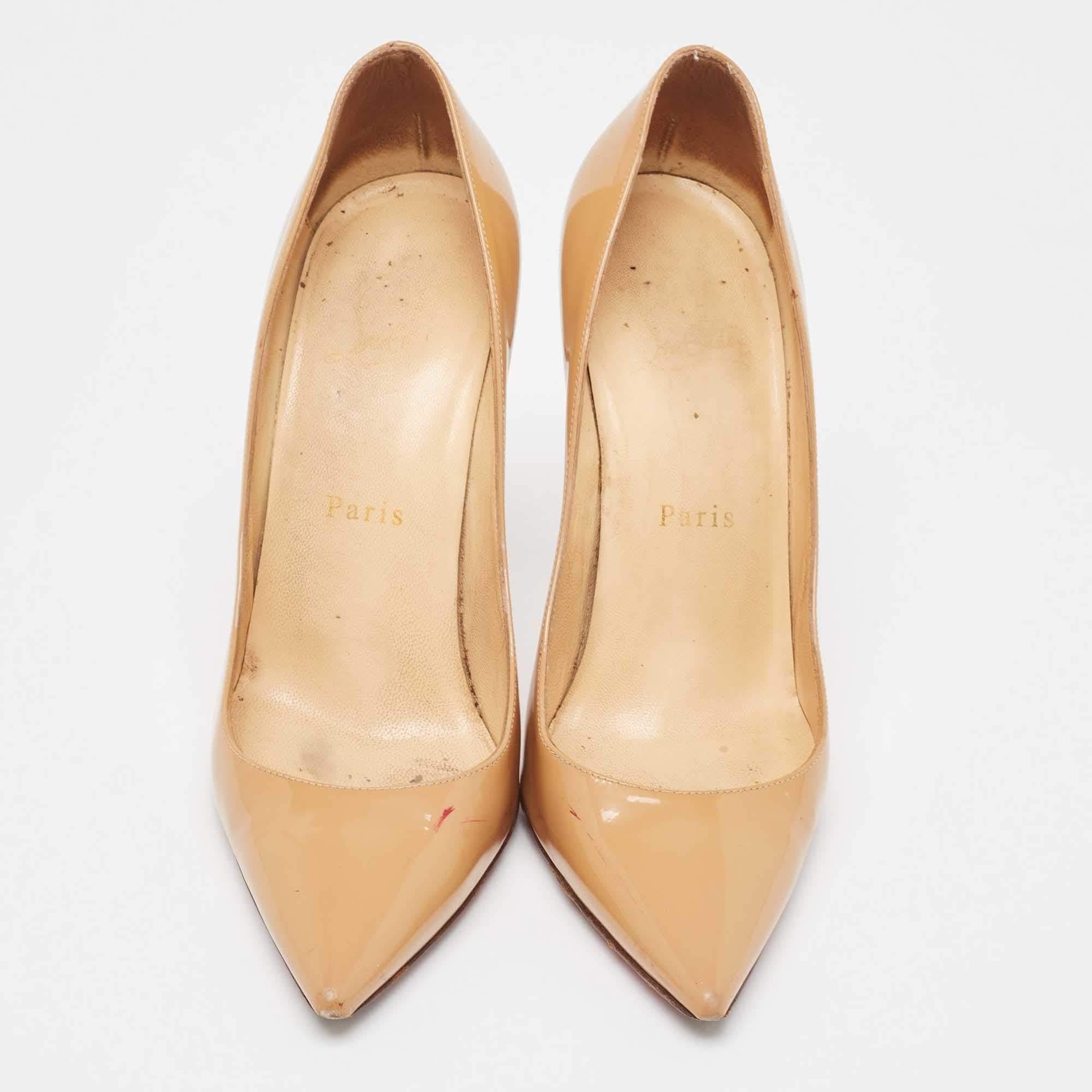 Christian Louboutin Kate Pumps aus Lackleder in Beige, Größe 37.5 im Zustand „Relativ gut“ im Angebot in Dubai, Al Qouz 2