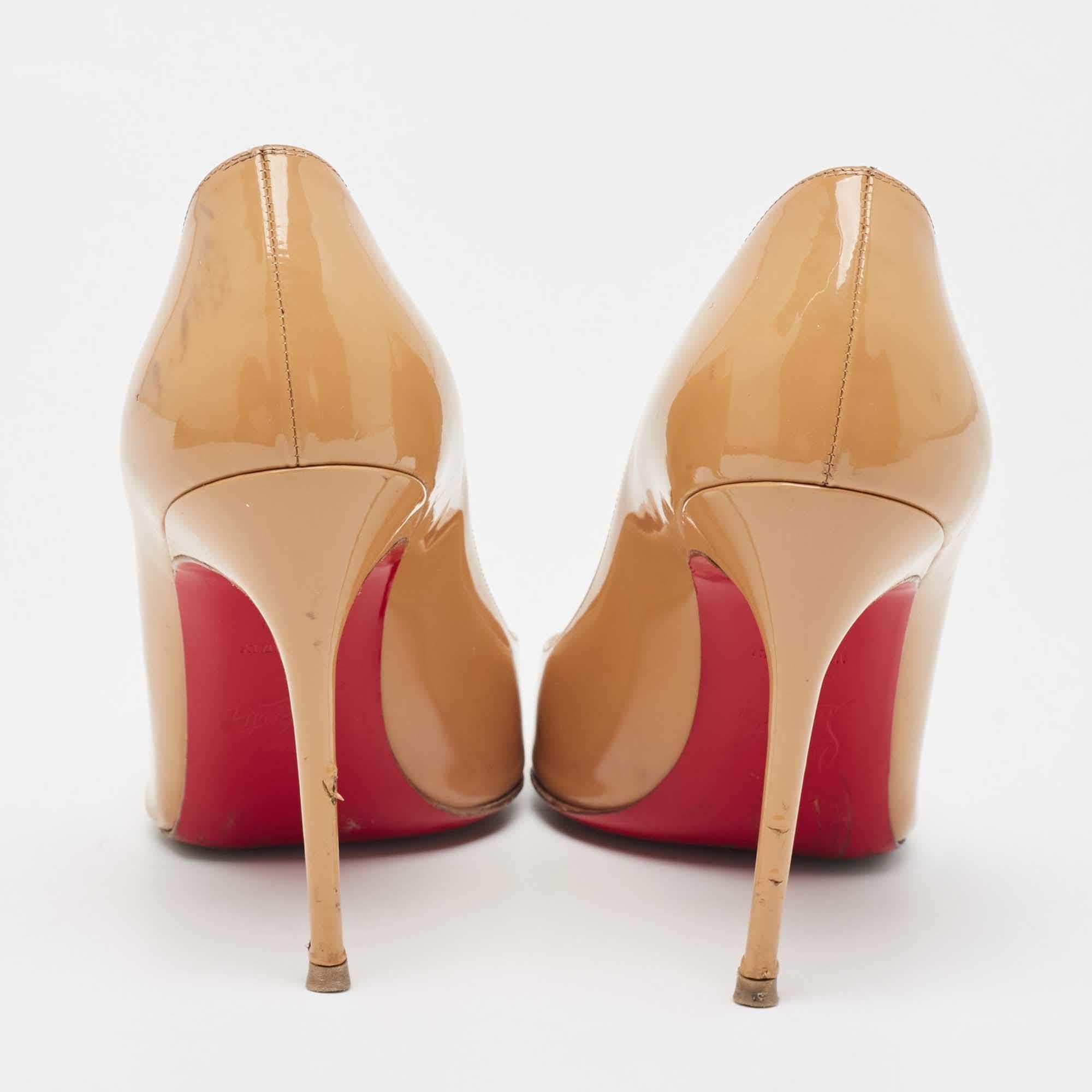 Christian Louboutin Kate Pumps aus Lackleder in Beige, Größe 37.5 im Angebot 1