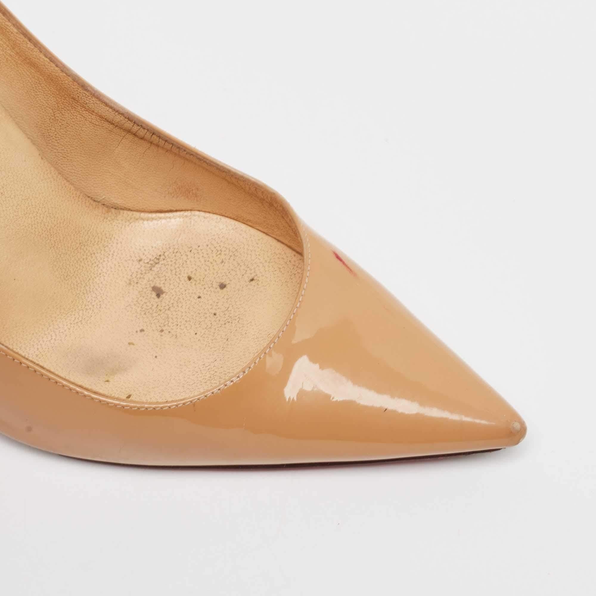 Christian Louboutin Kate Pumps aus Lackleder in Beige, Größe 37.5 im Angebot 3