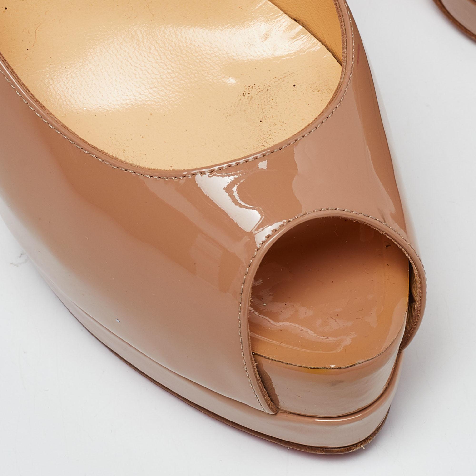 Christian Louboutin Bombas de plataforma Lady Peep de charol beige Tamaño 38 2