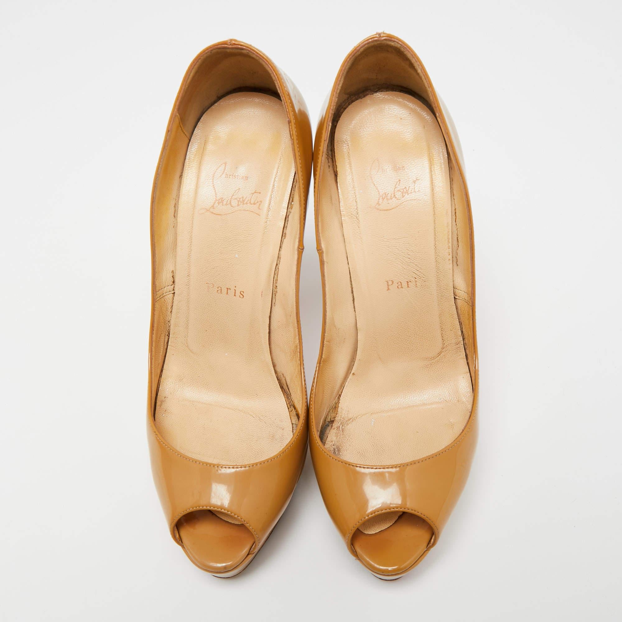 Christian Louboutin Beige Patent Leather Lady Peep-Toe Platform Pumps Size 38 In Fair Condition In Dubai, Al Qouz 2