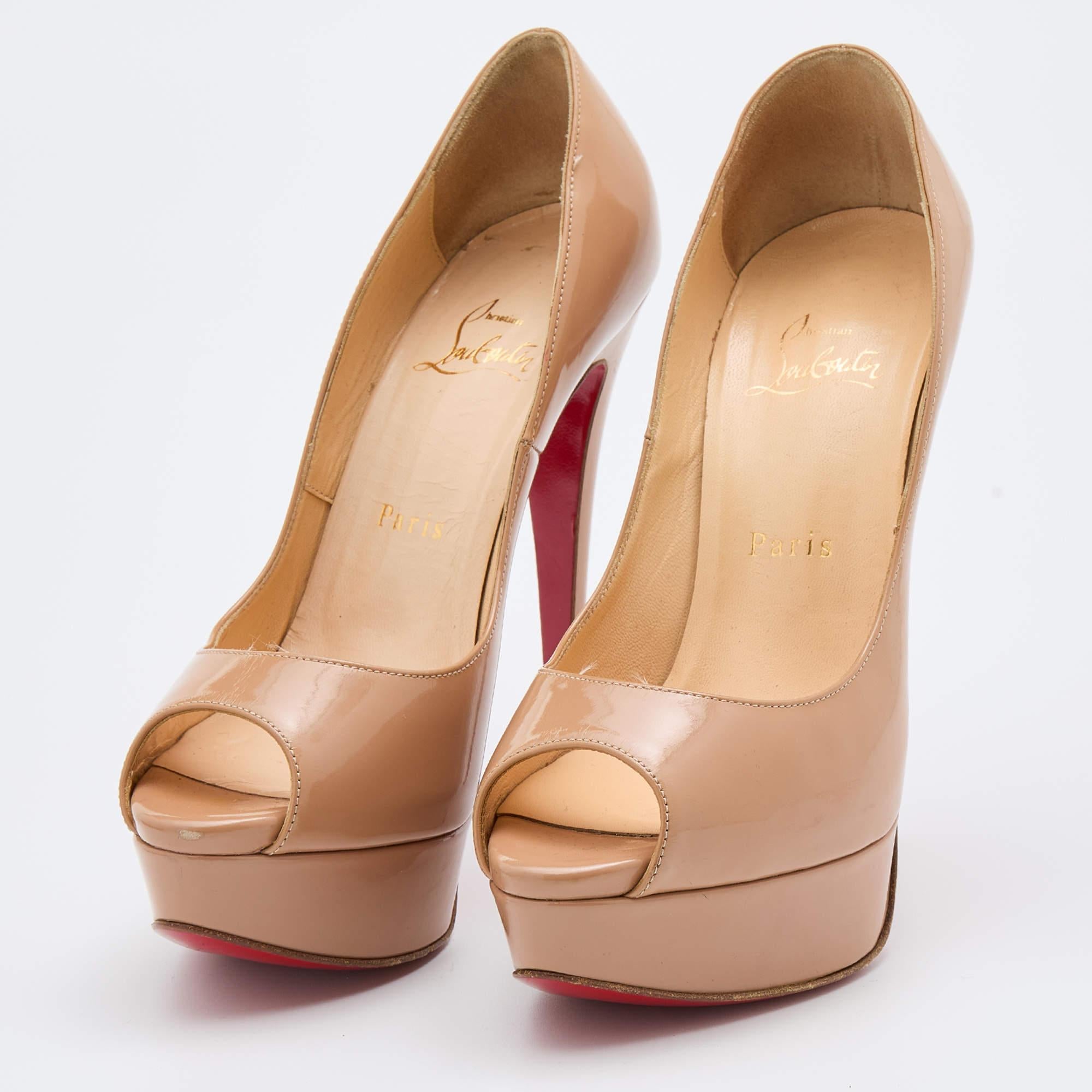 Christian Louboutin Lady Peep Toe Plateau-Pumps aus Lackleder in Beige, Größe 38 2