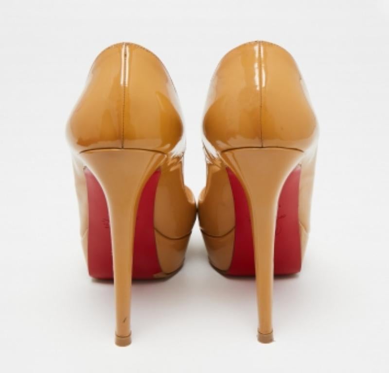 Christian Louboutin Beige Patent Leather Lady Peep-Toe Platform Pumps Size 38 For Sale 3