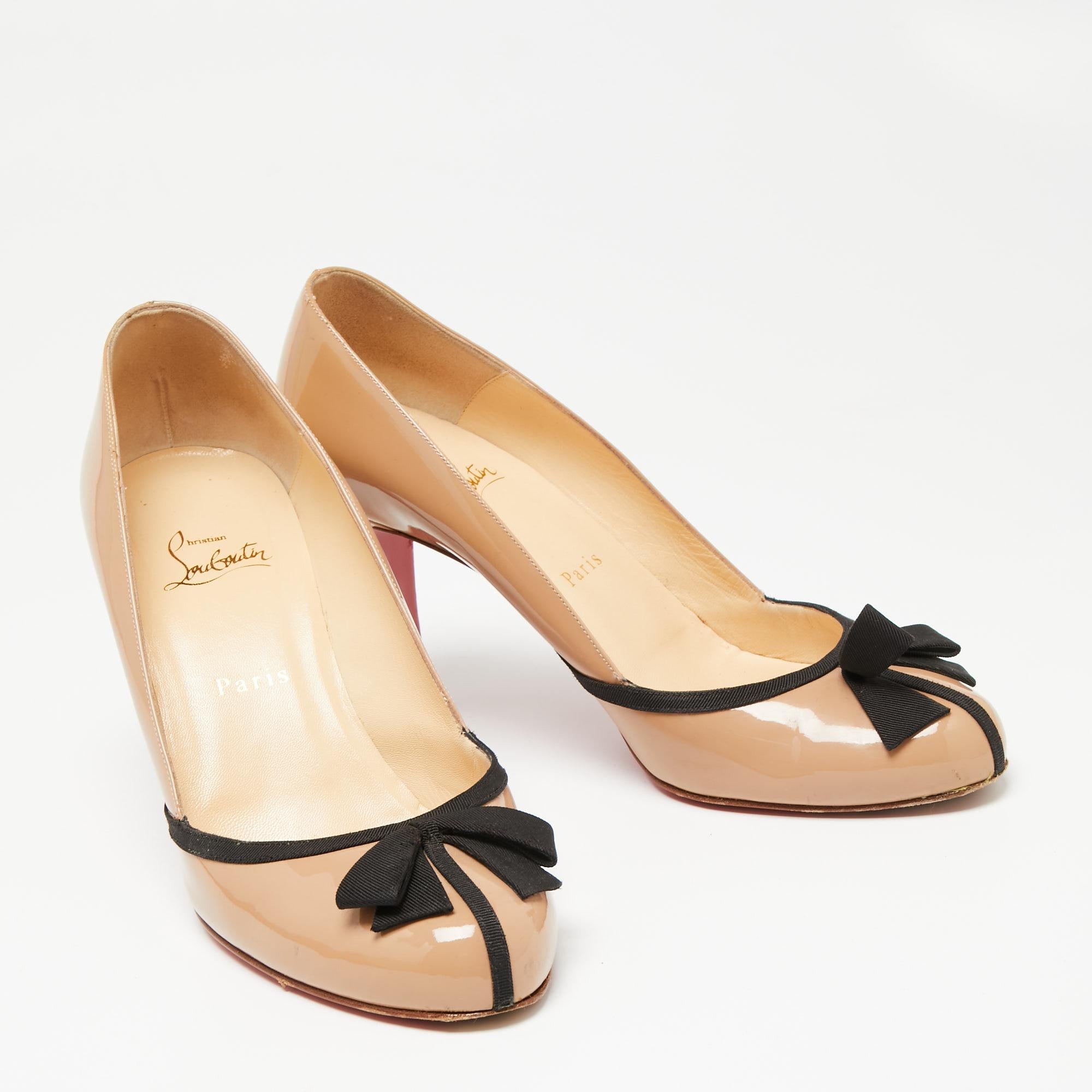 Christian Louboutin Beige Patent Leather Lavalliere Pumps Size 39.5 For Sale 1