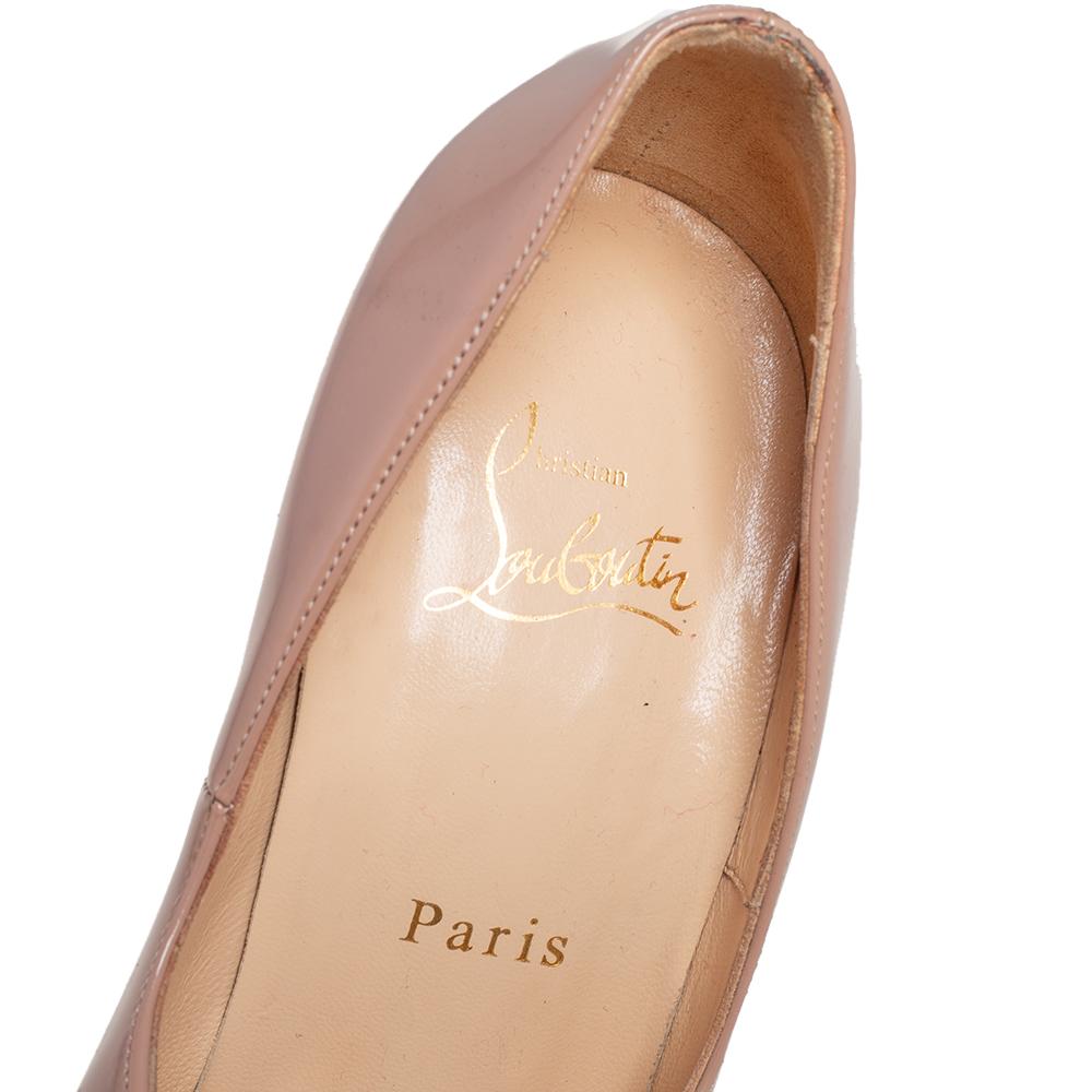 Christian Louboutin Beige Patent Leather Mary Jane Platform Pumps Size 38.5 In Good Condition In Dubai, Al Qouz 2