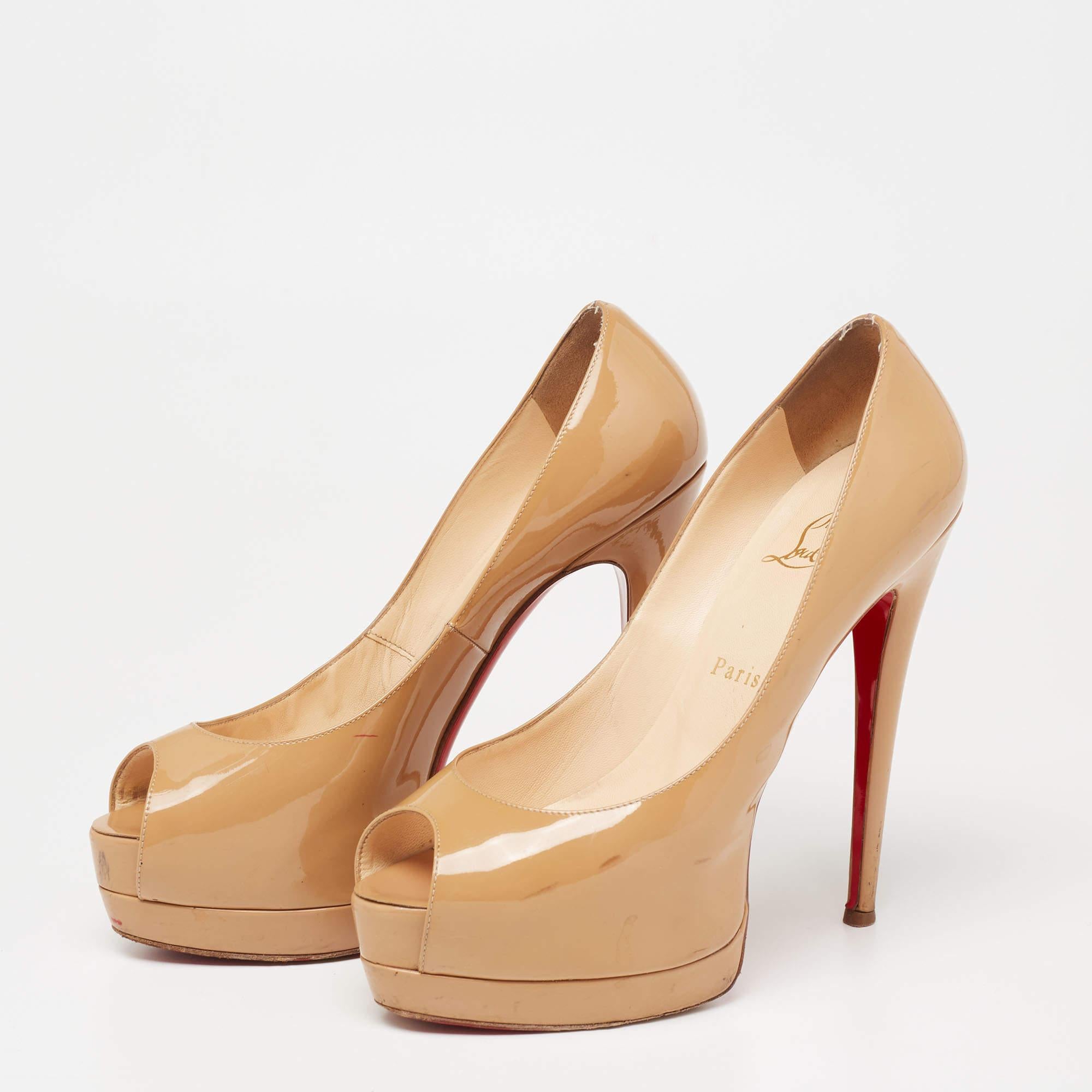These pumps from Christian Louboutin are meant to be a loved choice. Wonderfully crafted from patent leather, and balanced on low platforms and 14 cm heels, the beige pumps are high in both style and comfort.

