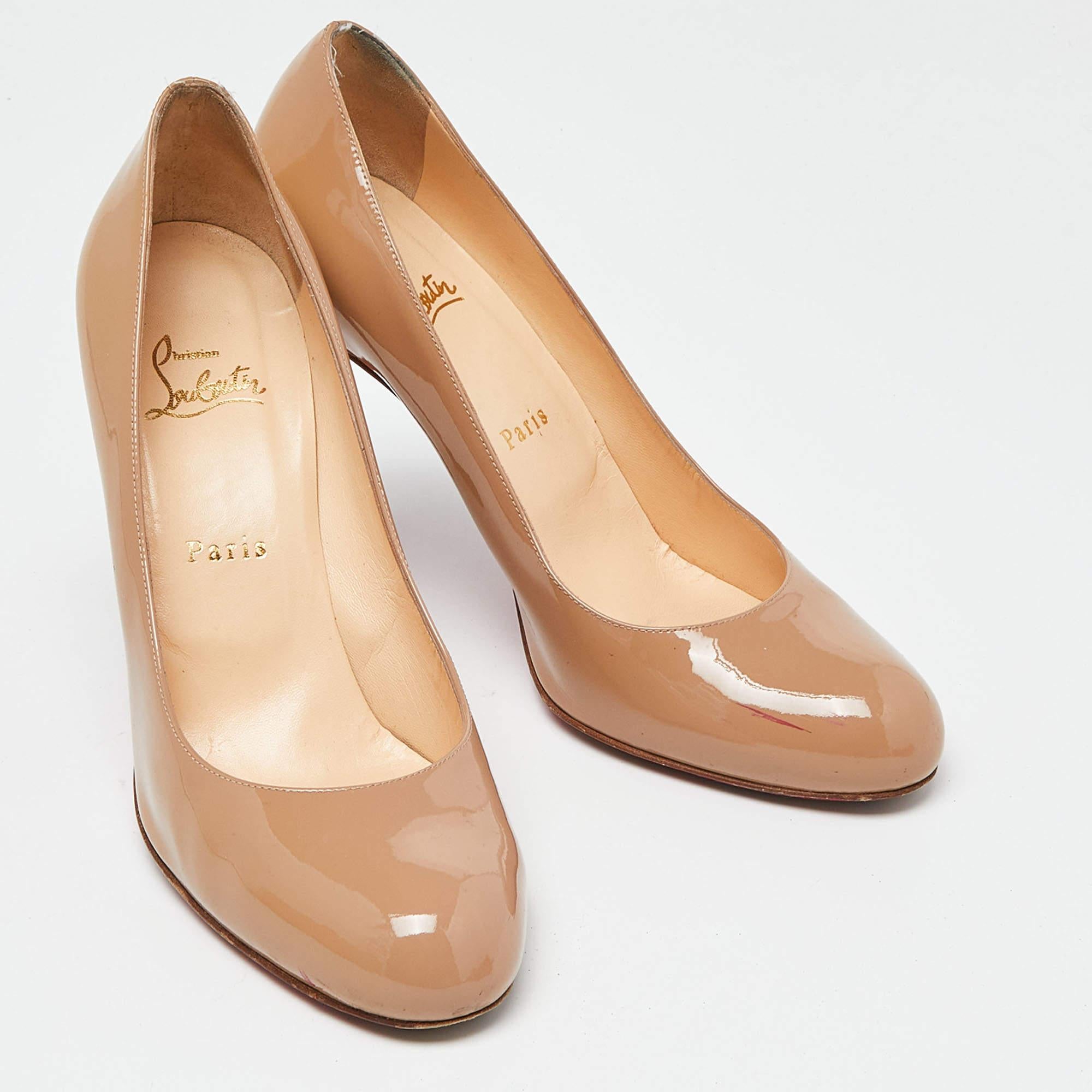 Christian Louboutin Escarpins à plateforme simples beiges, neuves, taille 39,5 Bon état - En vente à Dubai, Al Qouz 2