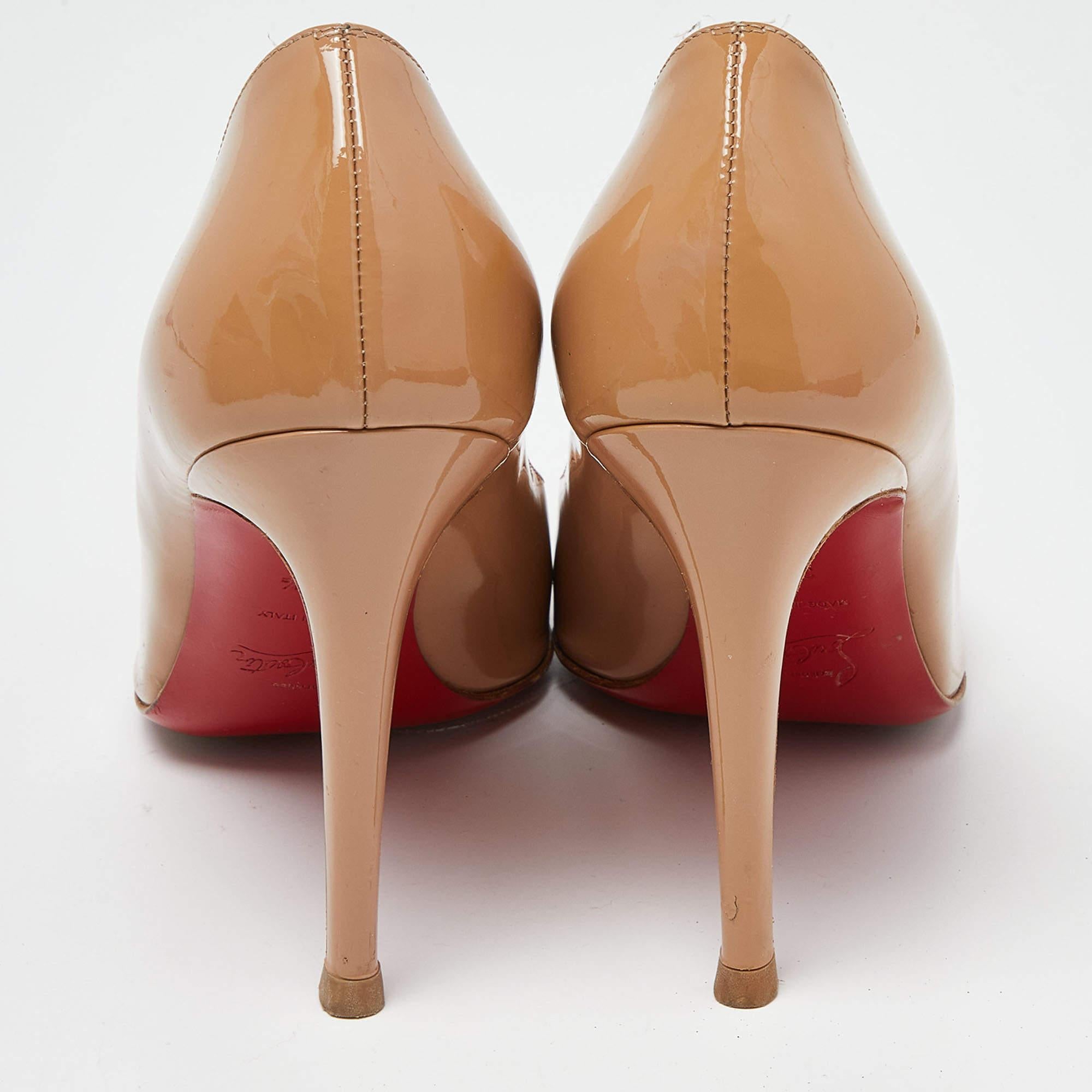 Christian Louboutin Escarpins à plateforme simples beiges, neuves, taille 39,5 Pour femmes en vente