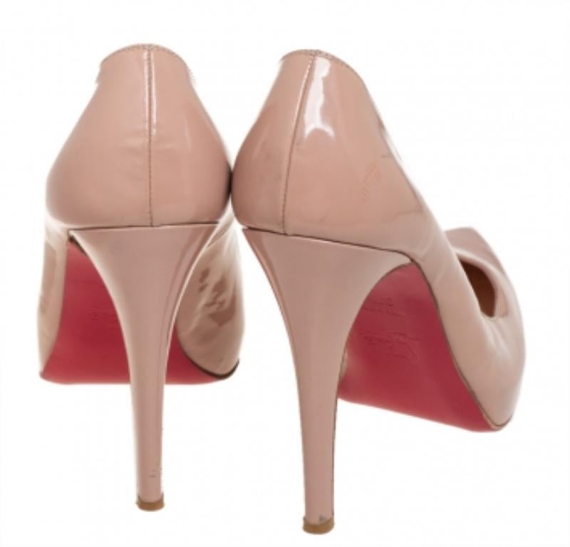 Women's Christian Louboutin Beige Patent Leather Rolando Pumps Size 37.5 For Sale