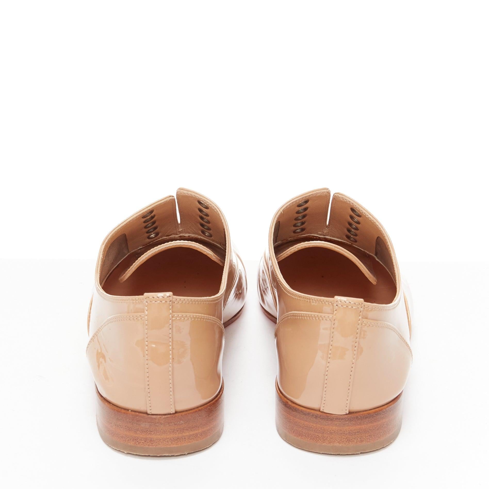 De las mujeres CHRISTIAN LOUBOUTIN zapatos planos derby de charol beige con puntera redonda EU35.5 en venta