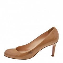Christian Louboutin escarpins simples en cuir verni beige, taille 35