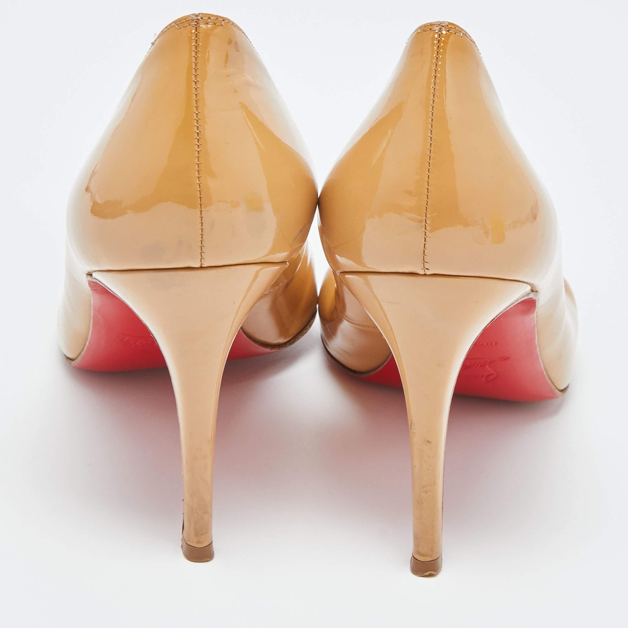 Christian Louboutin Beige Patent Leather Simple Pumps Size 39.5 For Sale 1