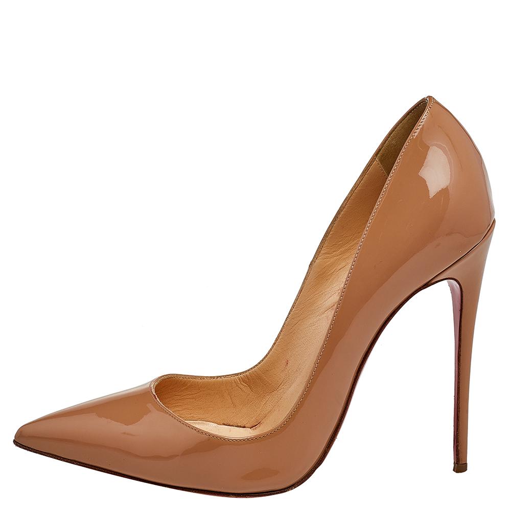 The minimal and timeless design of these So Kate pumps makes them so covetable. Named after supermodel Kate Moss, they are made from patent leather into a sleek pointed-toe silhouette. These pumps are elevated on stiletto heels to reveal the