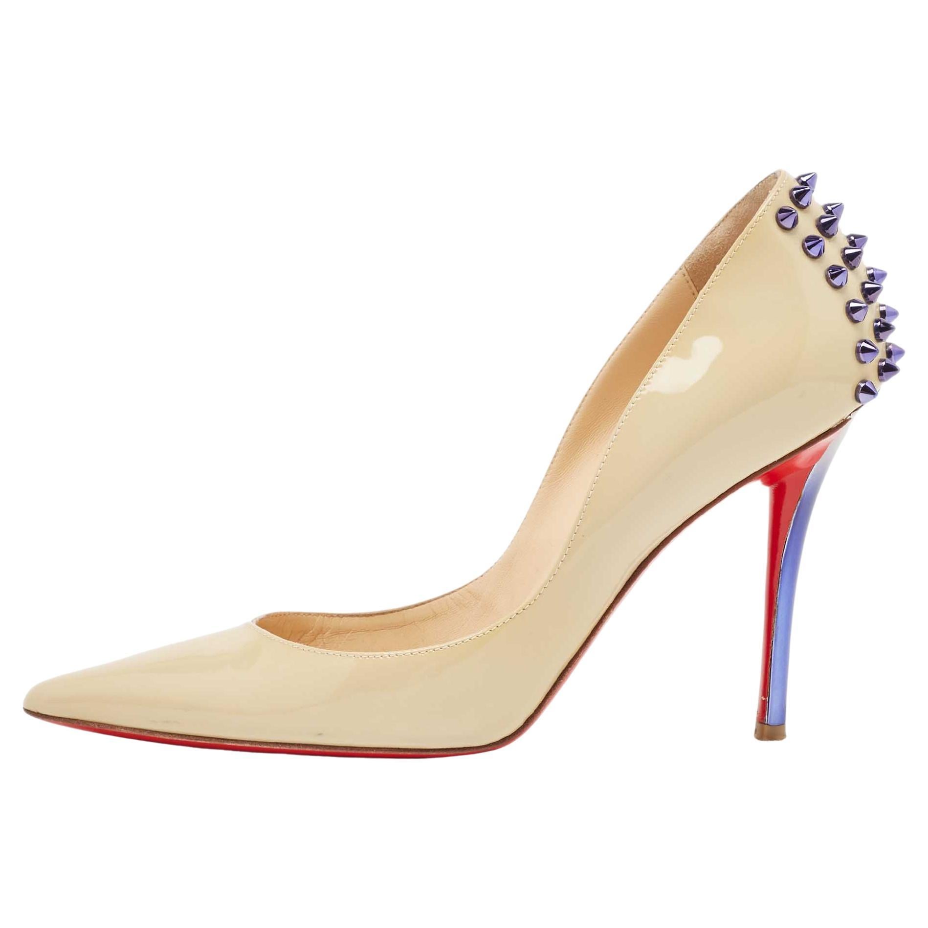 Christian Louboutin Beige Patent Leather Spiked Pumps Size 37 For Sale