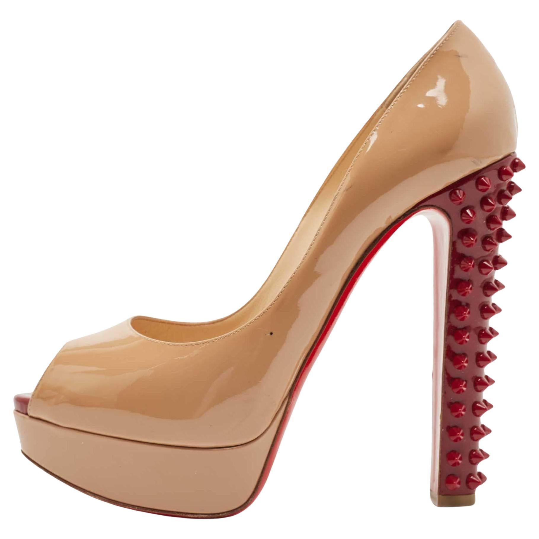 Christian Louboutin Beige Patent Leather Taclou Spikes Pumps Size 40.5 For Sale