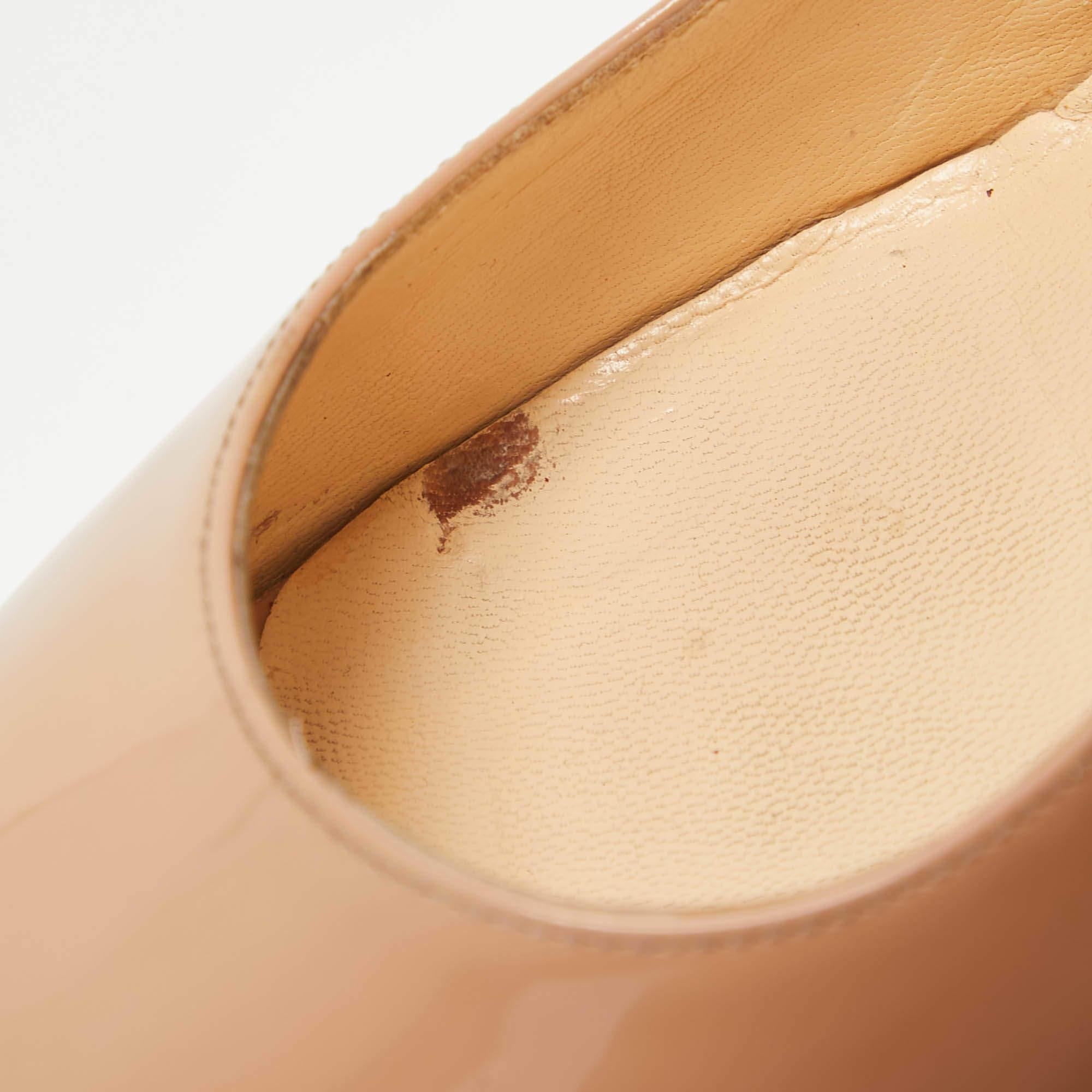 Christian Louboutin Beige Patent Leather Very Prive Pumps Size 37.5 In Good Condition In Dubai, Al Qouz 2