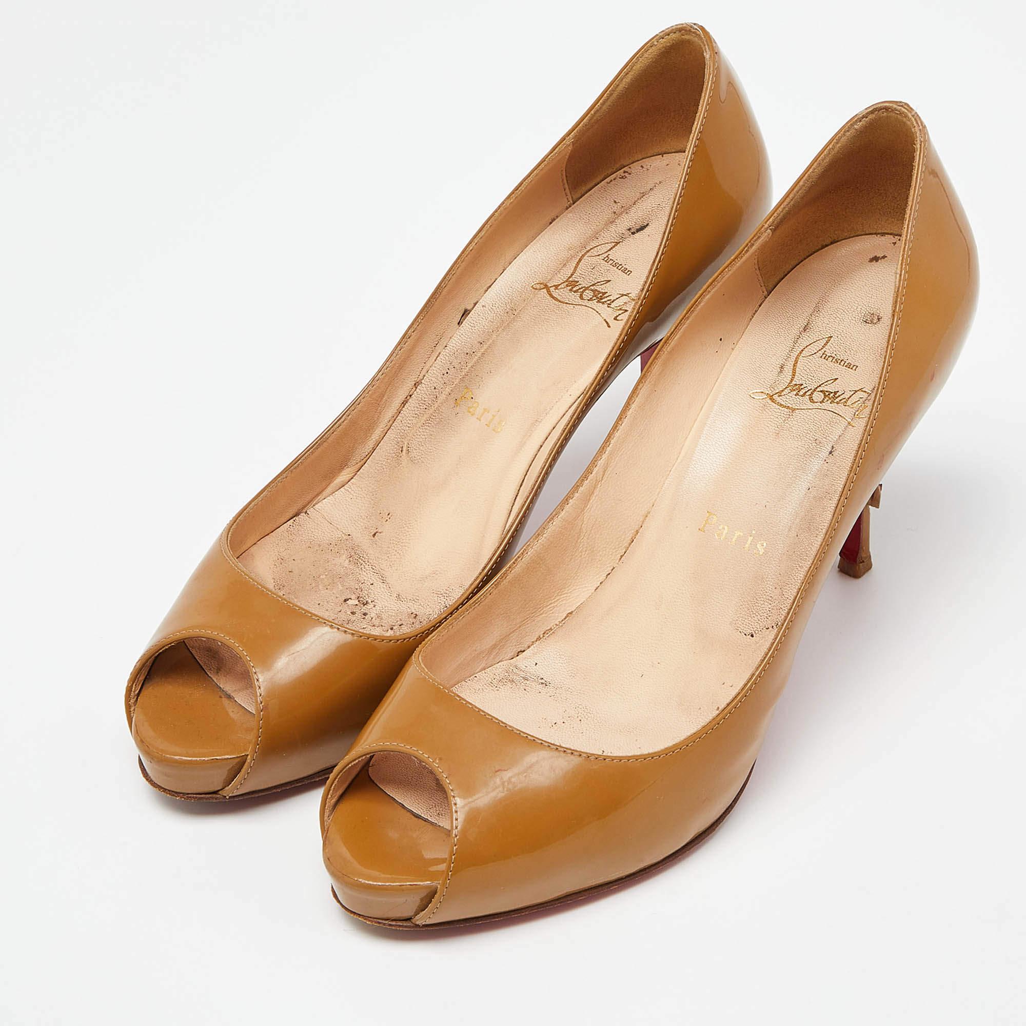 Christian Louboutin Beige Patent Leather Very Prive Pumps Size 38.5 For Sale 4