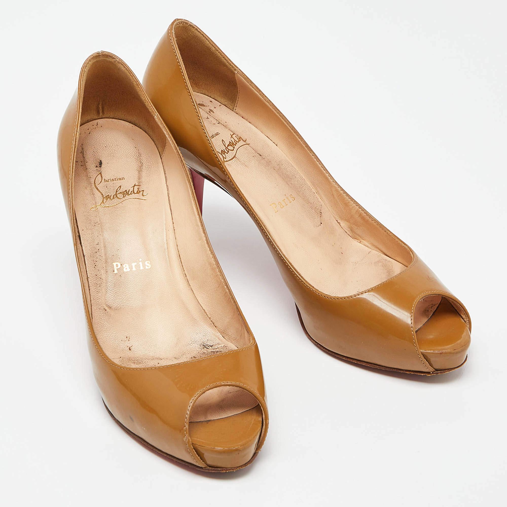 Christian Louboutin Beige Patent Leather Very Prive Pumps Size 38.5 For Sale 5