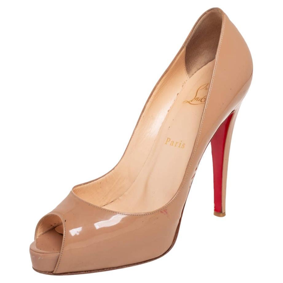 Christian Louboutin Beige Patent Leather Very Prive Pumps Size 39 For Sale