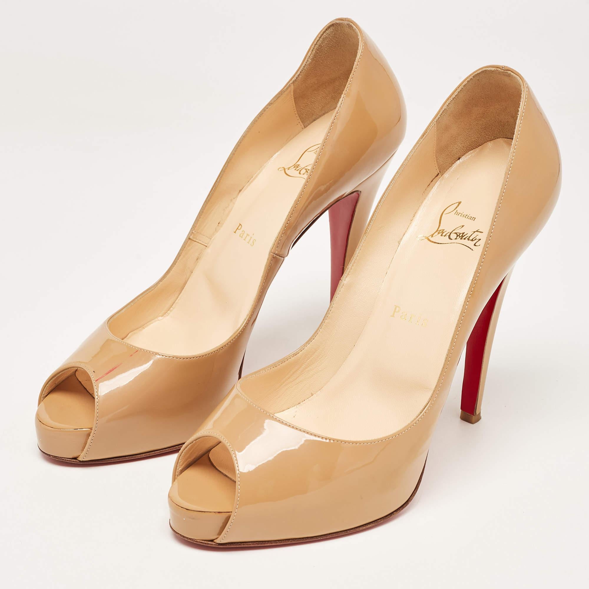 Christian Louboutin Beige Patent Leather Very Prive Pumps Size 41 For Sale 1