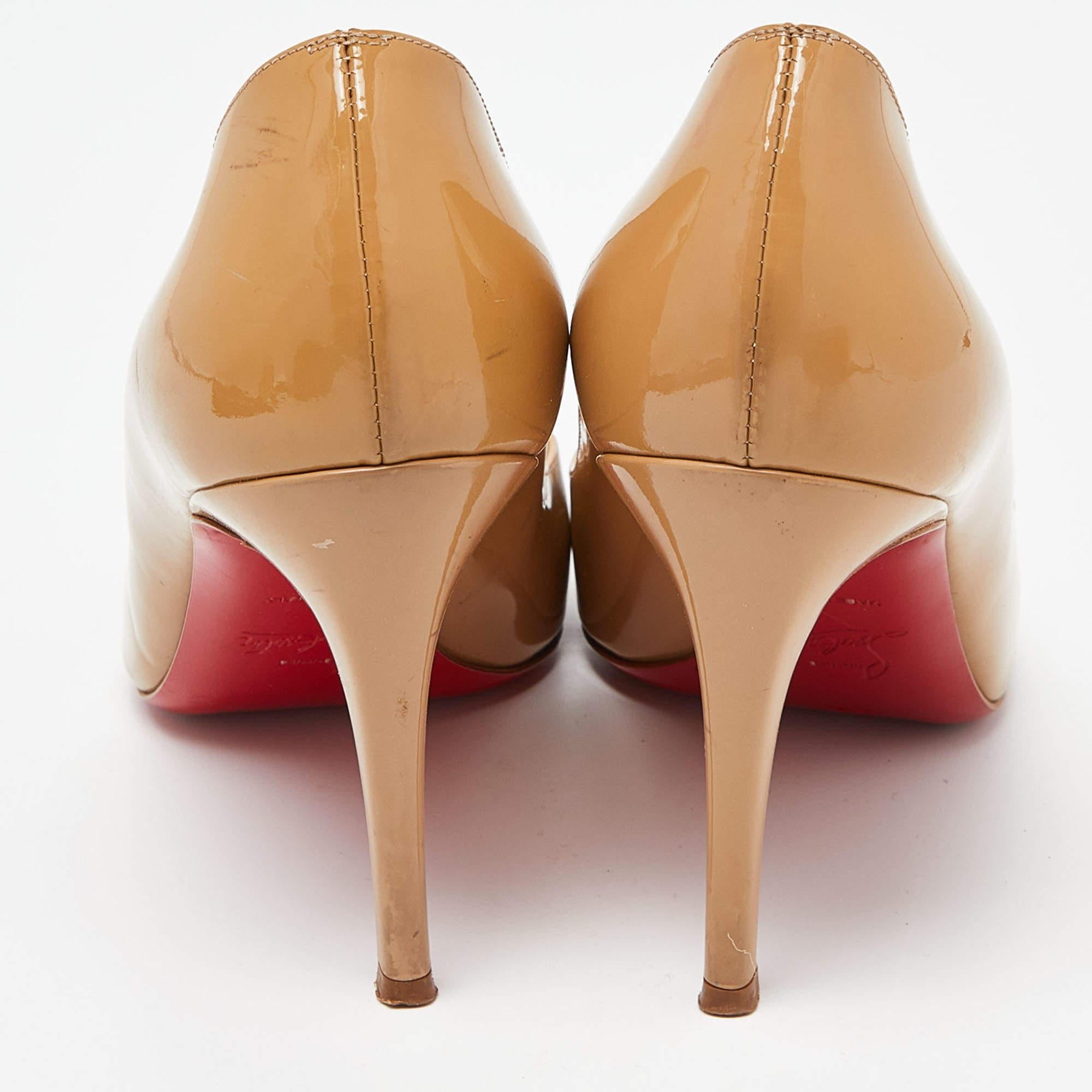 Christian Louboutin Beige Patent Leather You You Pumps Size 38 In Good Condition For Sale In Dubai, Al Qouz 2