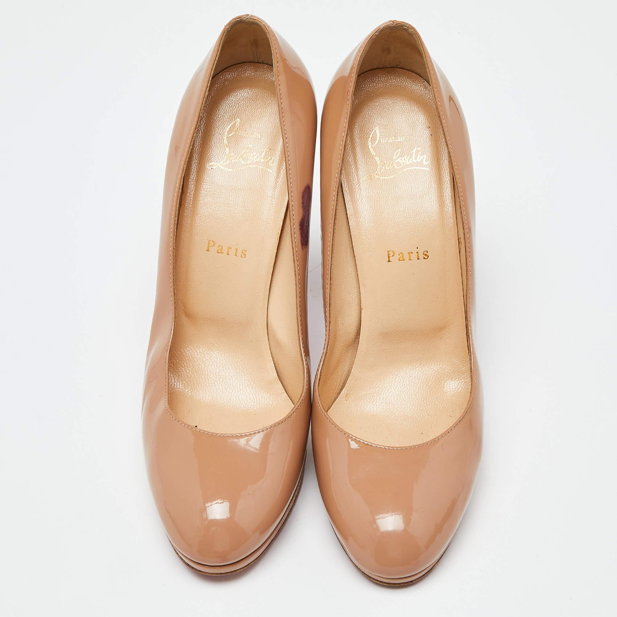 Christian Louboutin Beige Patent New Simple Pumps Size 39.5 In Good Condition In Dubai, Al Qouz 2